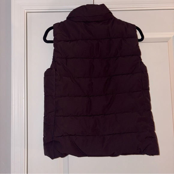 GAP Women’s Chocolate Brown Puffer Vest - Picture 4 of 10